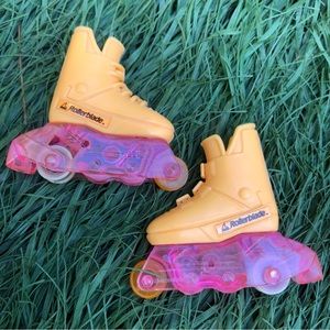 Vintage 1991 BARBIE Teresa ROLLERBLADES • Orange & Pink • Spark Skates • Works!